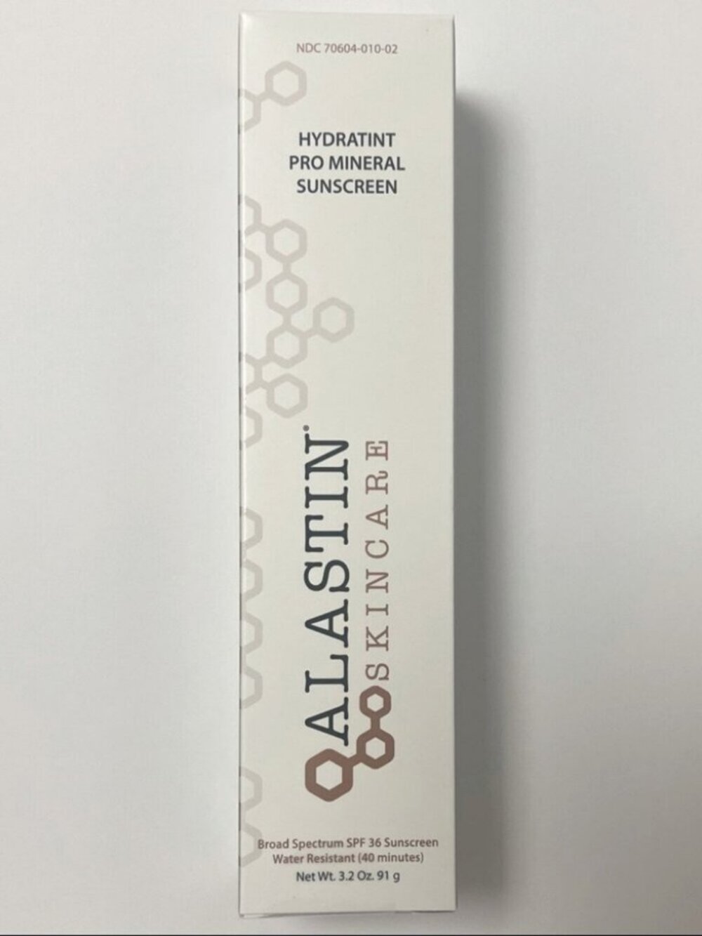 Alastin Hydratint Pro Mineral Broad Spectrum Sunscreen SPF36 (3.2oz/91g) AUTH* - Picture 2 of 4